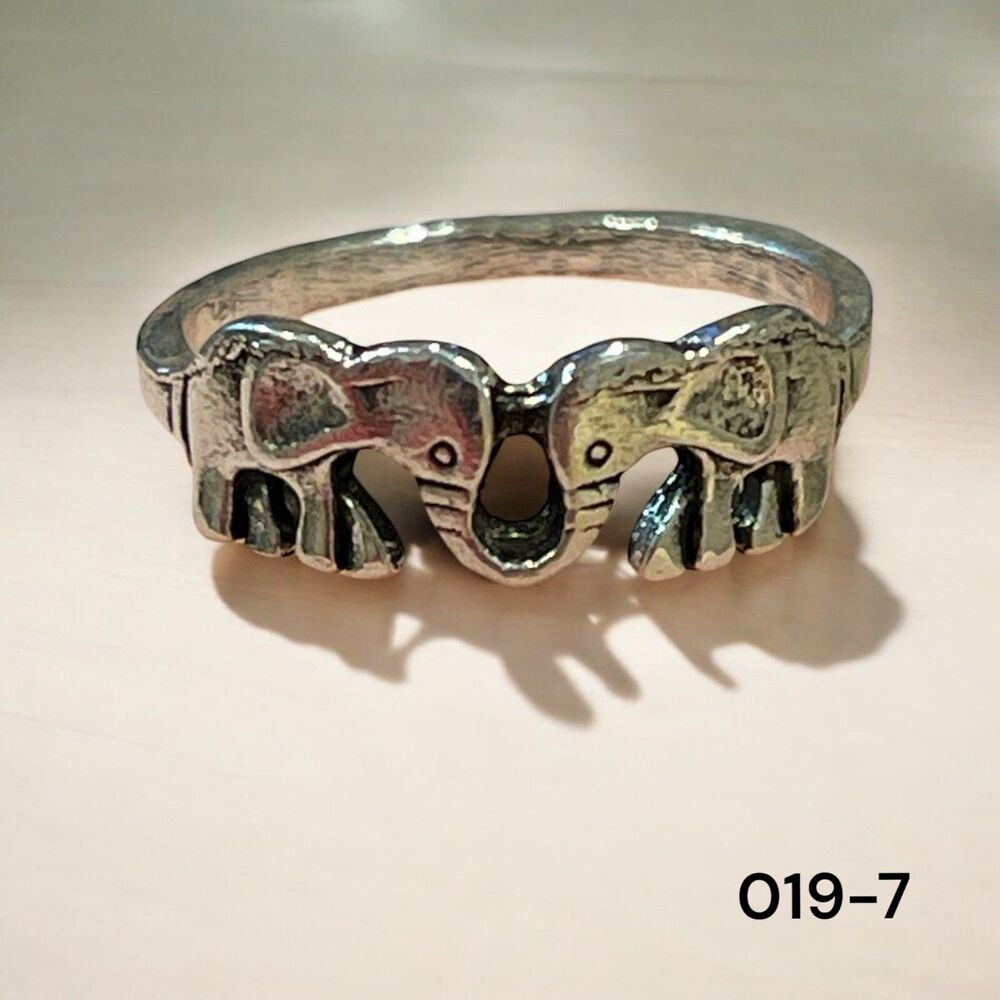 Womens Ring Size 7 Band Silver Metal Elephants Nature Animals Jewelry 019-7